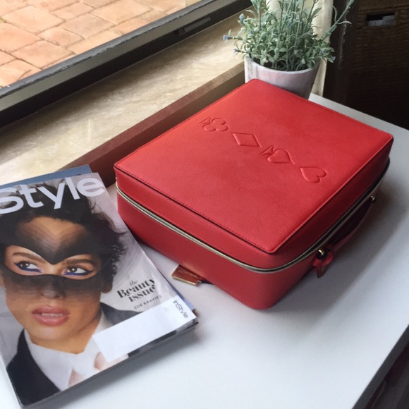 Estée Lauder red handbag 🌺🎁❤️ - Picture 6 of 7